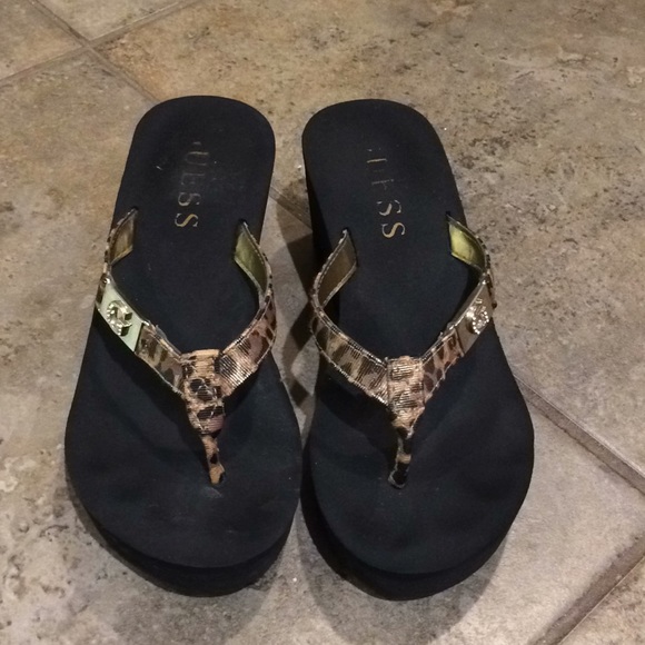 guess toe post sandals